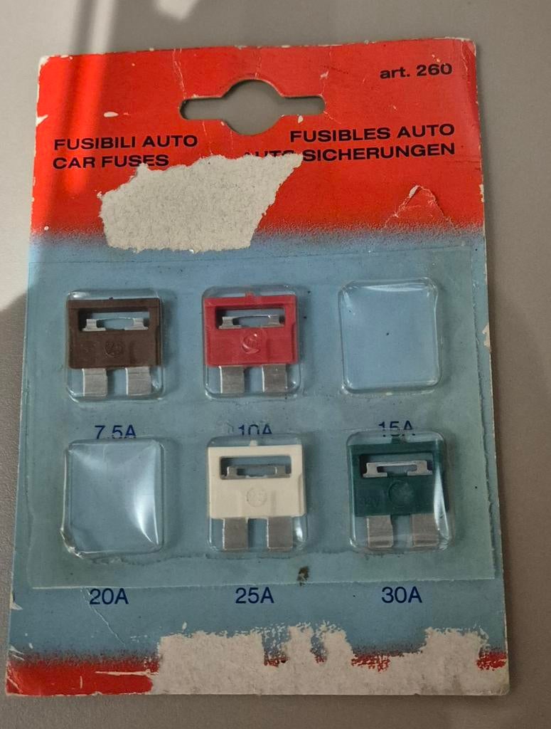 Zekeringen voor auto, Ophalen