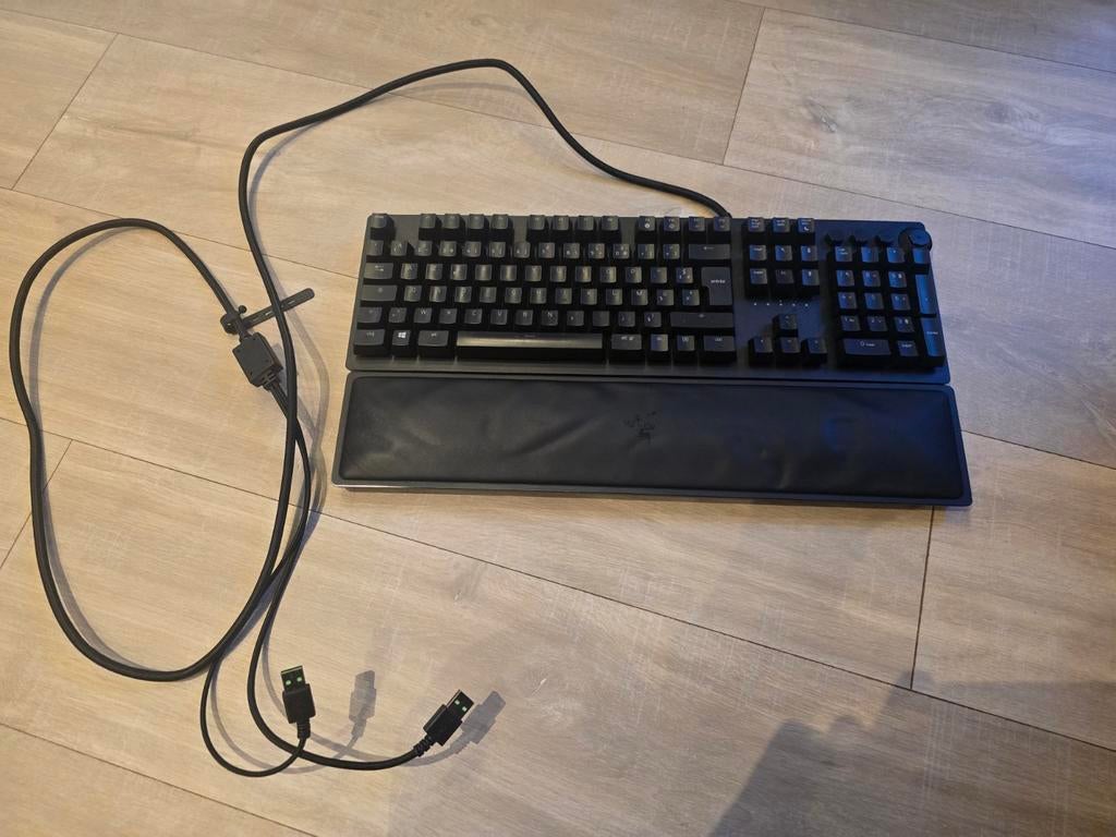 Razer Huntsman Elite — Clavier de jeu avec RGB et repose-poi, Enlèvement, Azerty, Clavier gamer