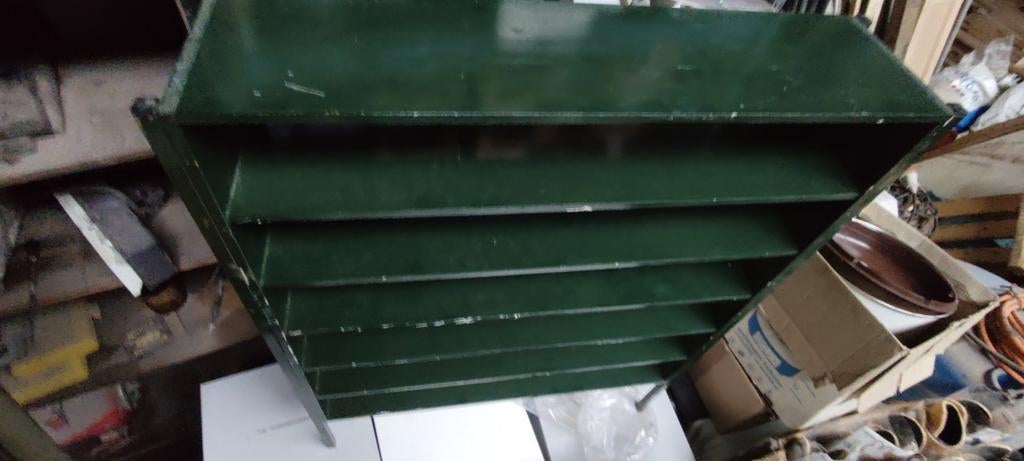 Etagère industrielle en bois avec pieds en métal vert vintag, Enlèvement ou Envoi, Utilisé
