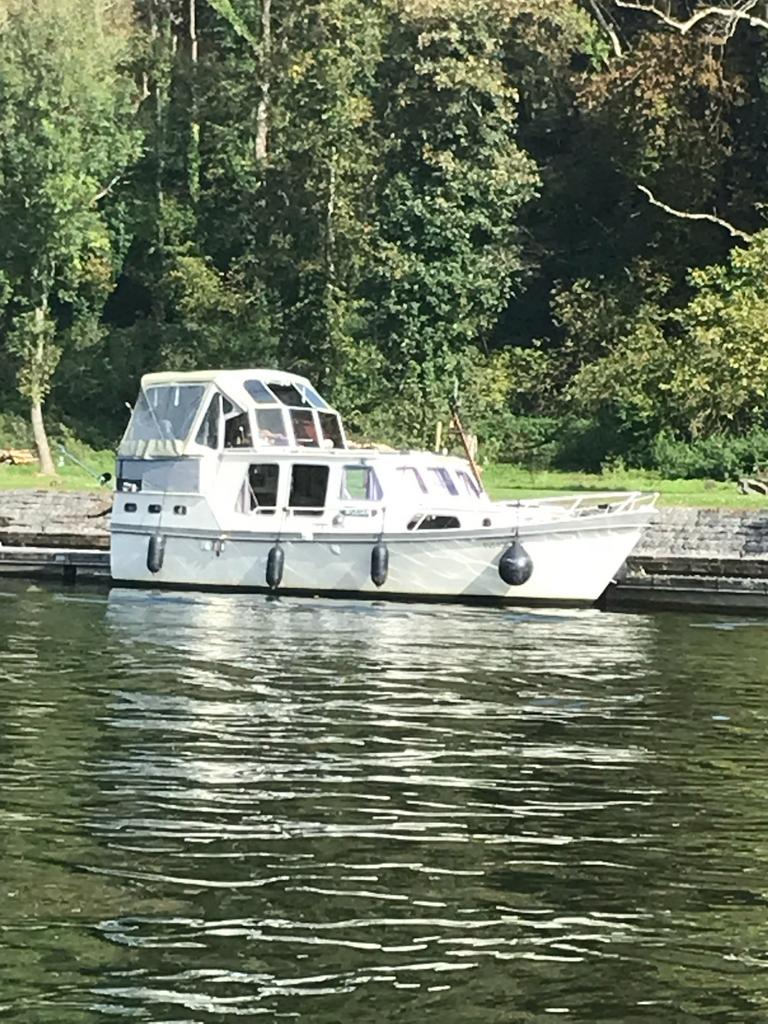 Bateau sans permis., Sports nautiques & Bateaux, Bateaux à moteur & Yachts à moteur, Utilisé, Acier, Diesel, Moteur in-bord, Bimini