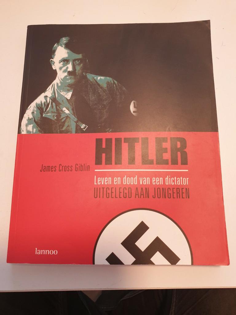 J. Cross Giblin - Hitler UITGELEGD AAN JONGEREN, Boeken, Ophalen of Verzenden, Gelezen, J. Cross Giblin