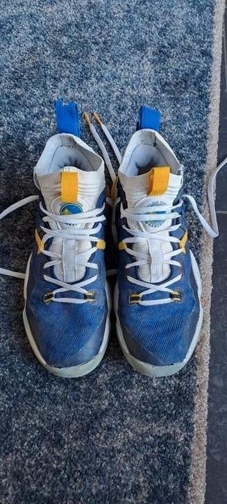 Basketbal schoenen Tarmak maat 39 jongens, Ophalen, Gebruikt, Schoenen