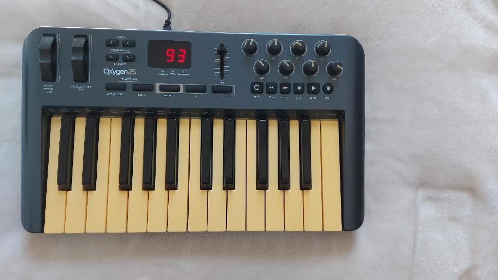 contrôleur MIDI USB Oxygen 25, Digital, Enlèvement, Utilisé, Piano