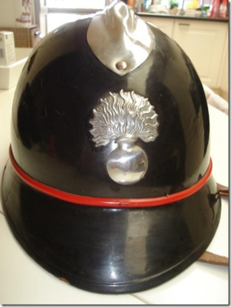 Casque de parade de la gendarmerie, Enlèvement, Gendarmerie, Casque ou Béret