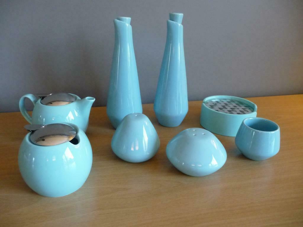 Set Salt & Pepper, 8 articles de couleur bleue, Enlèvement ou Envoi, Comme neuf, Céramique, Autres types