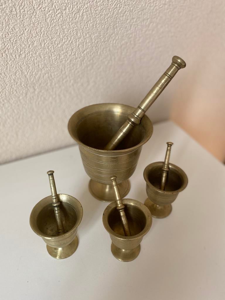 Koperen apotheek vijzel, Ophalen