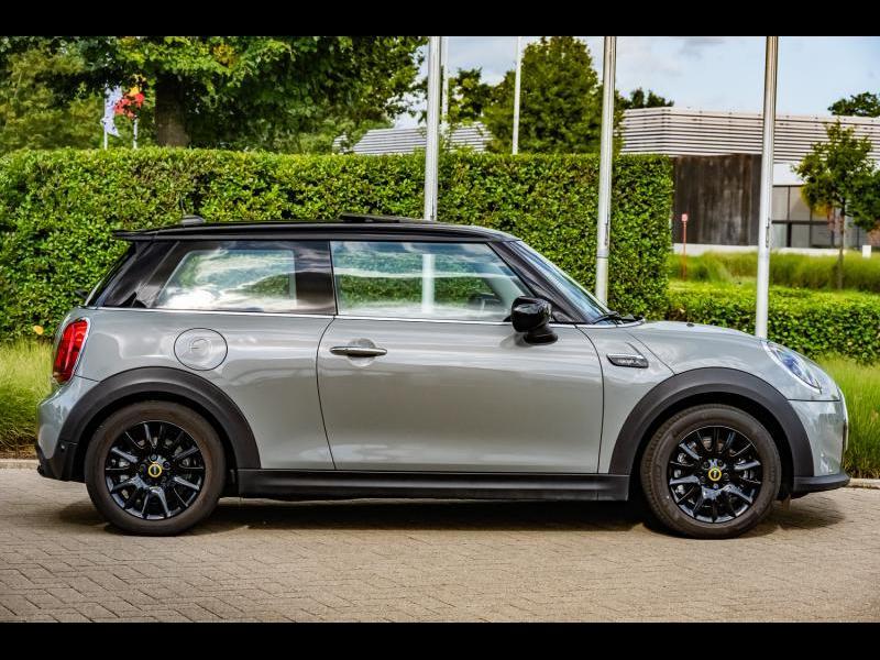 MINI Cooper SE Classic Camden, Auto's, Mini, Automaat, Zwart, Emergency brake assist, 184 pk