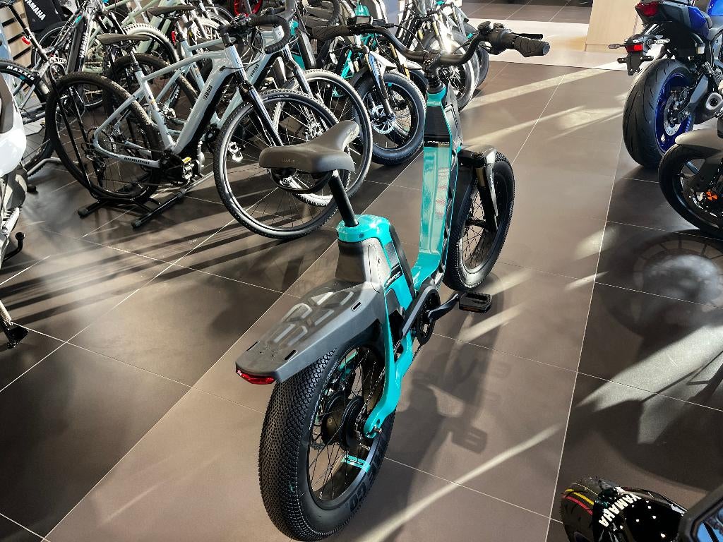 Yamaha BOOSTER Easy, Motos, Entreprise