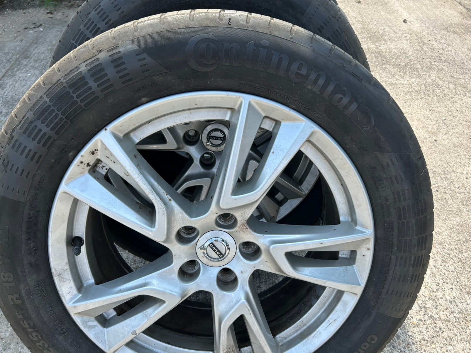 Embouts originaux pour Volvo V60 V90 XC40, Autos : Pièces & Accessoires, Pneus et Jantes, Enlèvement ou Envoi, Véhicule de tourisme