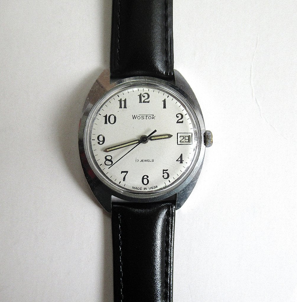 VOSTOK vintage mechanisch horloge met kalender USSR uit 80te, Ophalen of Verzenden