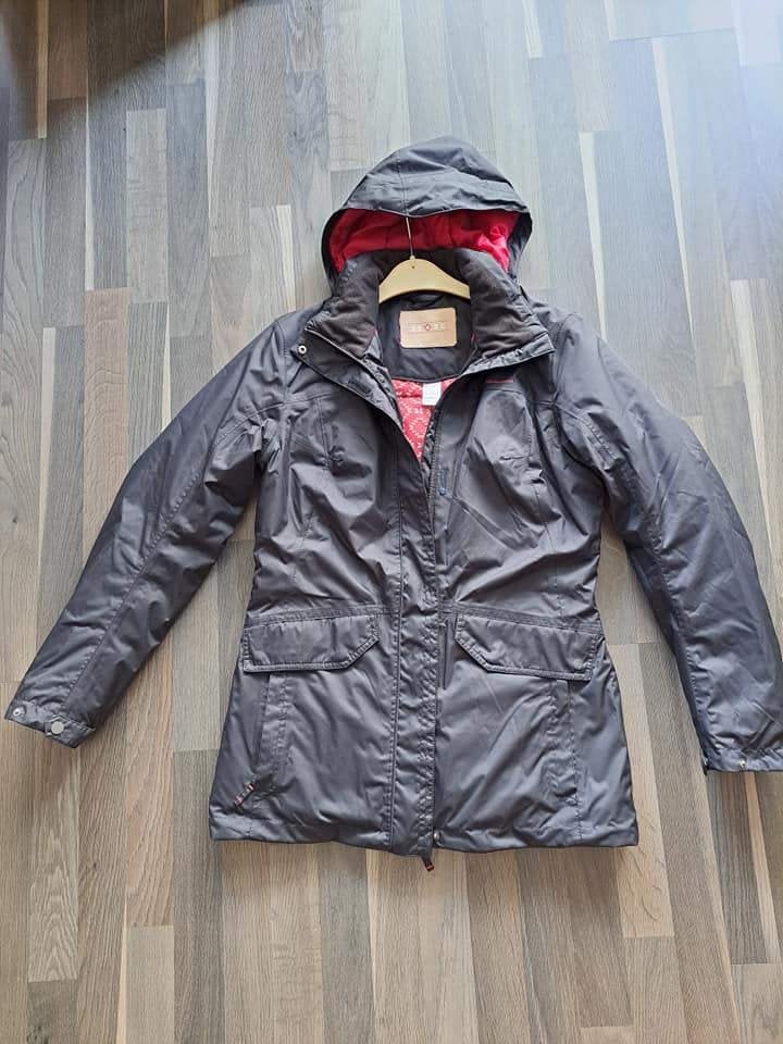 Jas met kap en ceintuur mt 38, zgan of Quechua mt S, Zwart, Ophalen of Verzenden, Zo goed als nieuw, Quechua