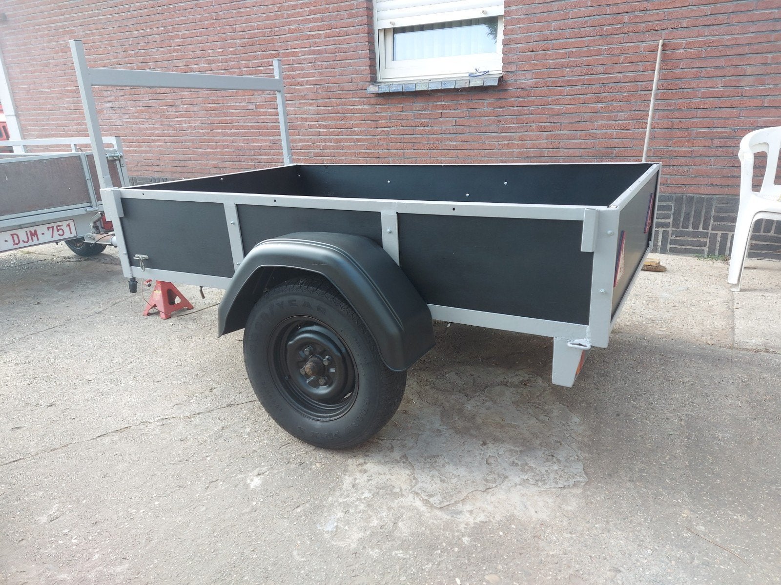Aanhangwagen gerestaureerd ! zeer stevig frame, Ophalen, Zo goed als nieuw