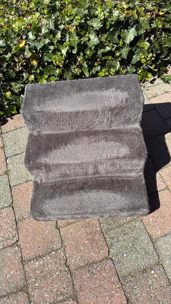 Hondentrap 30cm hoogte, Ophalen, Zo goed als nieuw