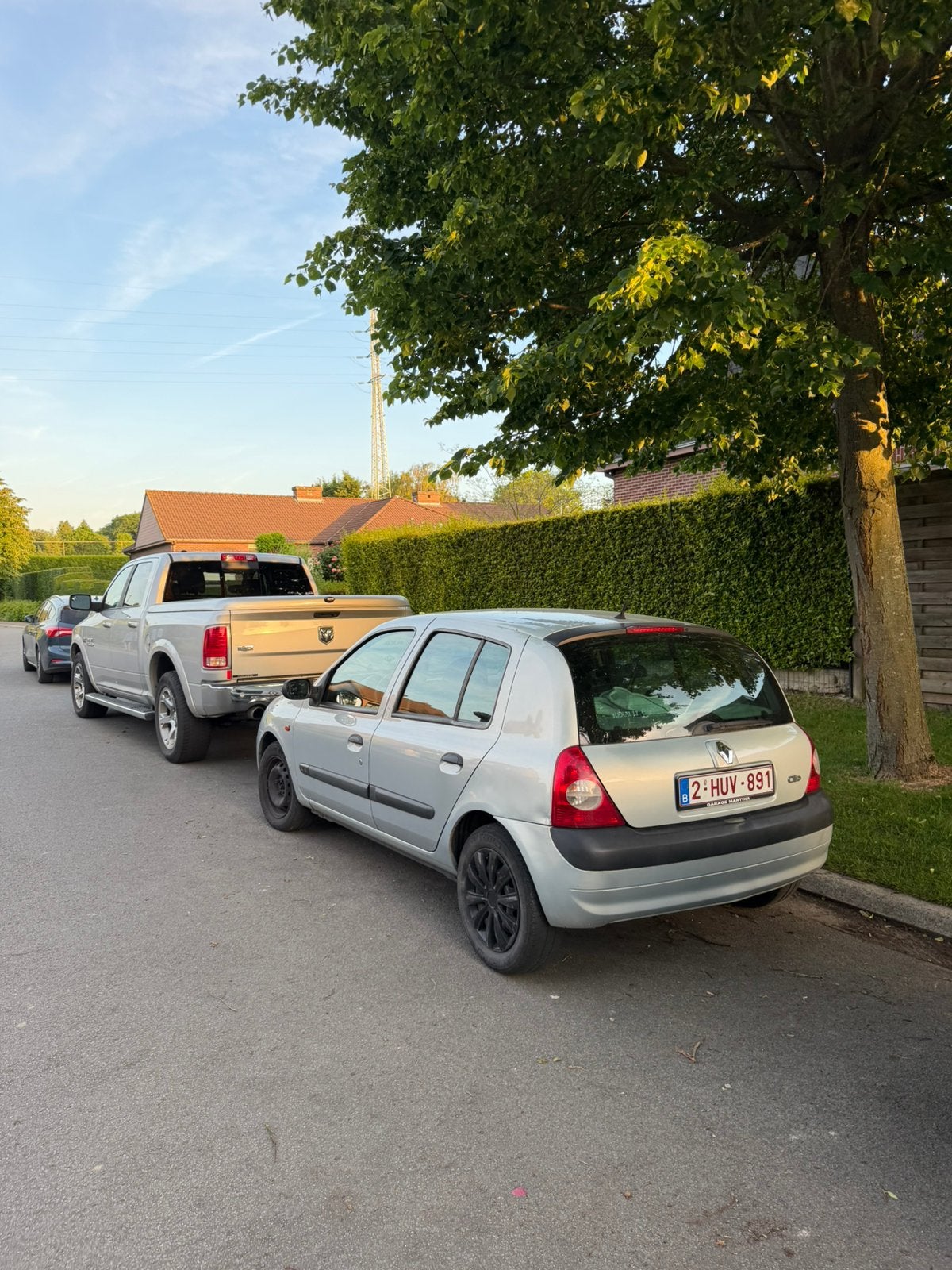 Clio 2, Autos, Renault, Argent ou Gris, Achat, 4 portes, Noir
