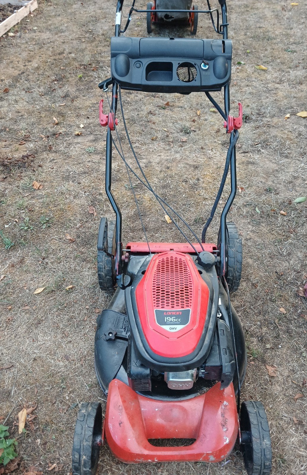 a vendre tondeuse moteur loncin 70€ négociable, Tondeuse rotative, 40 à 49 cm, Enlèvement, Sac de ramassage