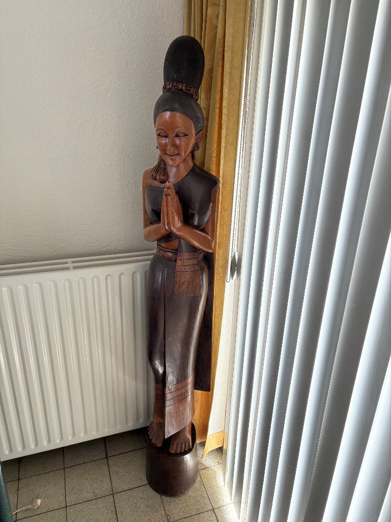 Afrikaans houten beeld vrouw 180 cm, Antiquités & Art, Art | Sculptures & Bois, Bois, 1 mètre - 2 mètres, Fait main, Enlèvement
