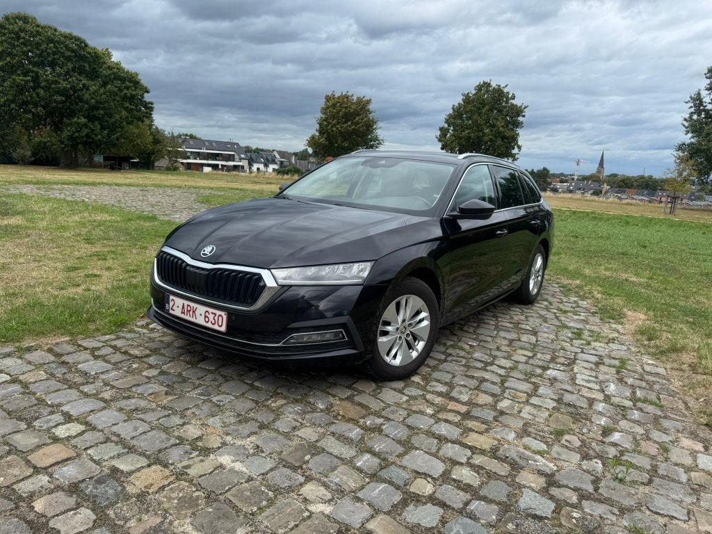 Skoda octavia combi 6/2021 107000km 1.0TSI ambition, Auto's, Skoda, Stof, Lichtsensor, Zwart, Particulier