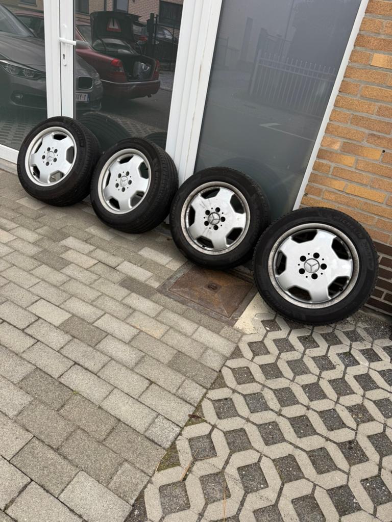 Te koop: 4 originele Mercedes velgen met banden – Mercedes, Auto-onderdelen, Banden en Velgen, Ophalen of Verzenden, 16 inch, Band(en)