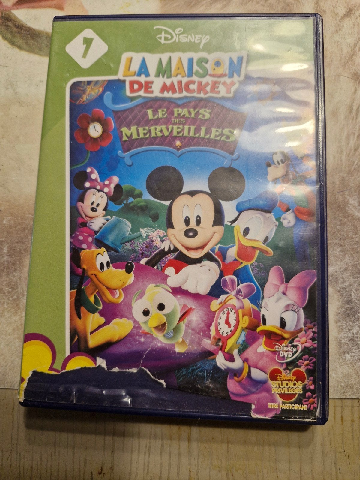 dvd disney le pays des des merveilles en bone etat, Enlèvement ou Envoi, Comme neuf, Français