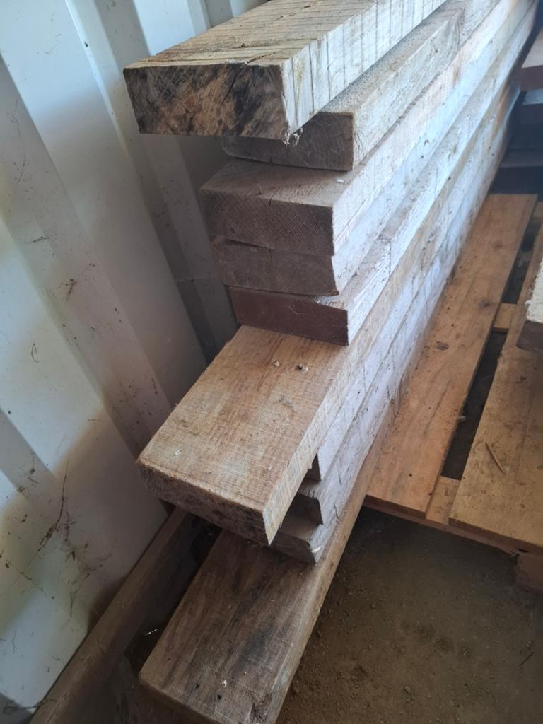 Houten balken of planken 4m/4m50, Ophalen