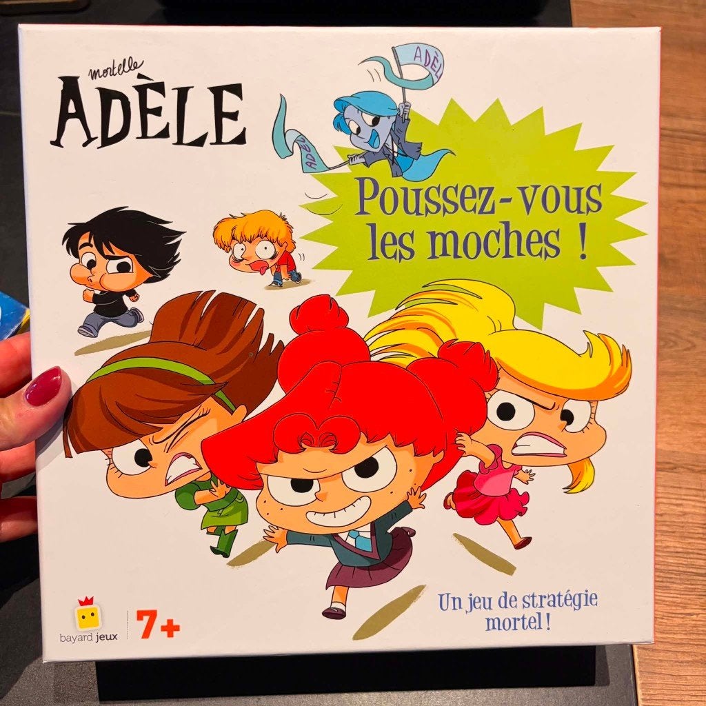 Jeu Mortelle Adèle Poussez-vou les moches!, 1 ou 2 joueurs, Enlèvement, Comme neuf