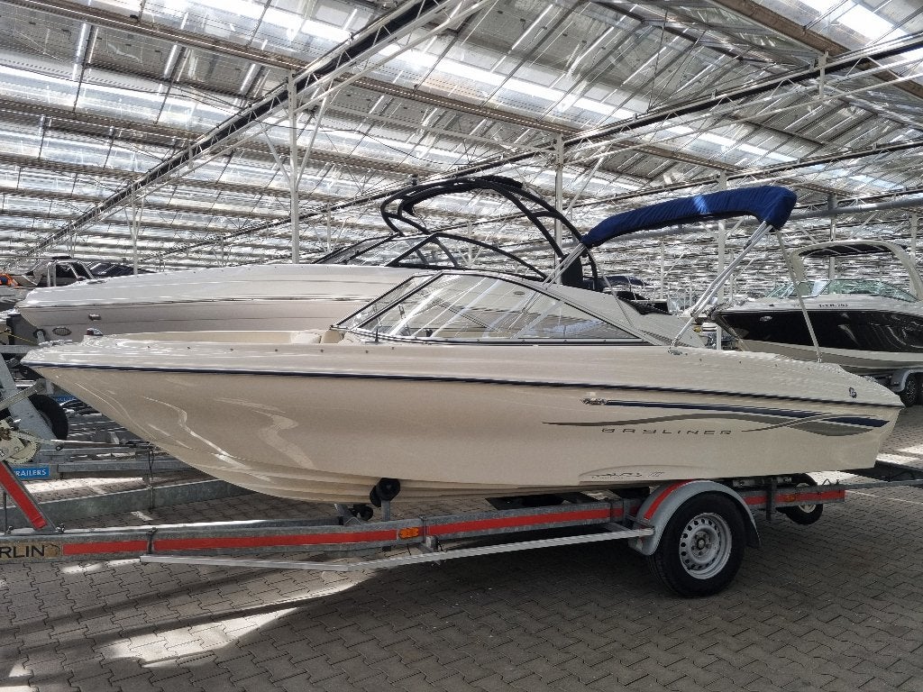 Bayliner 175 Capri van het jaar 2003 Mercruiser 3.0 L 135 PK, Watersport en Boten, Ophalen, Binnenboordmotor, 5 m, 120 tot 200 pk