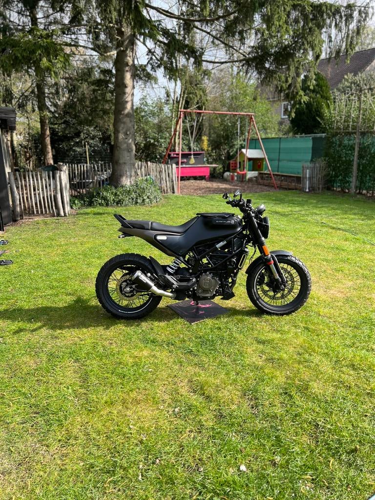 Husqvarna Svartpilen 125 (amper 1.600 km !), Motoren, Gebruikt, Particulier, Overig, 11 kW of minder
