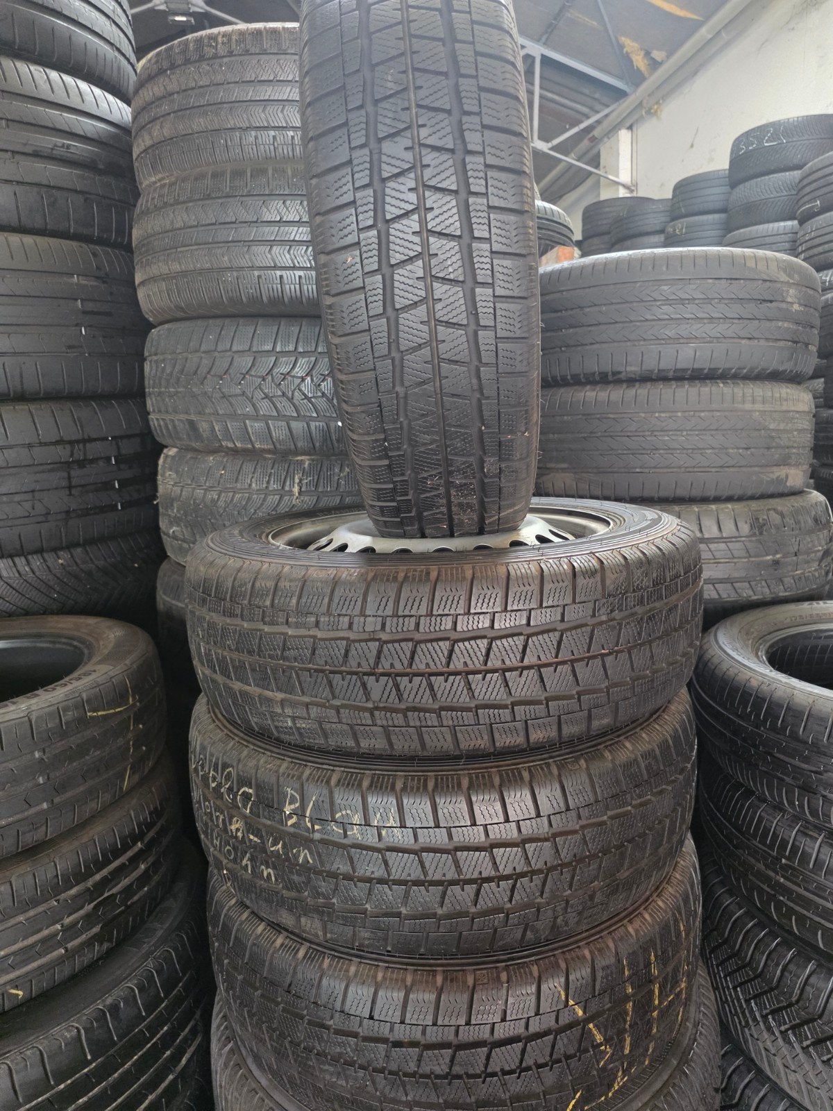 195 60 16c Falken avec montage et équilibrage, Enlèvement