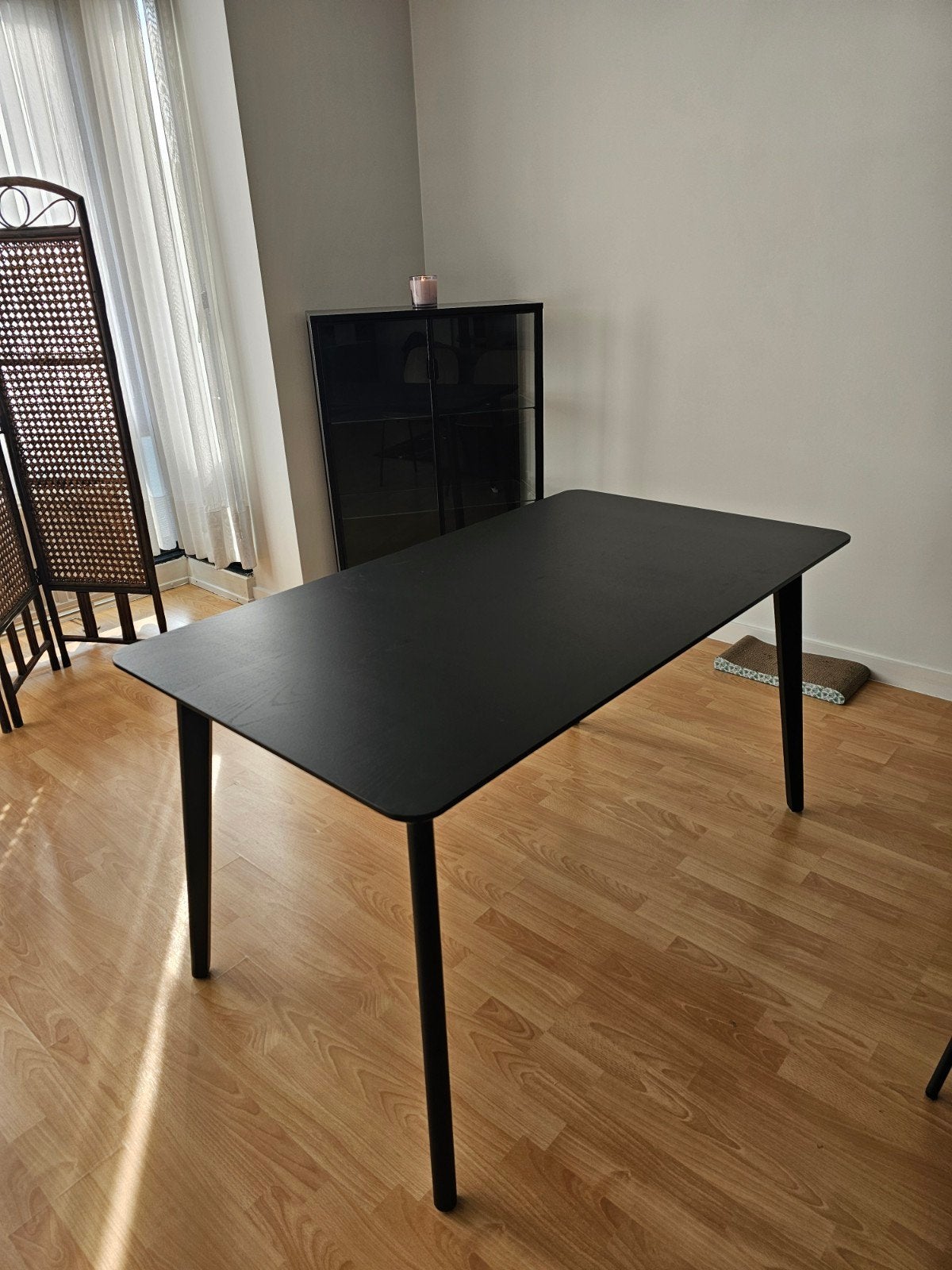 Ikea lisabo tafel, Enlèvement