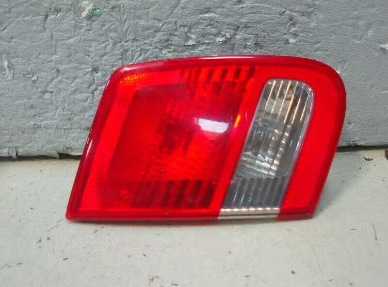 ACHTERLICHT LINKS BINNEN Saab 9-3 II Sport Sedan (YS3F), Saab-de-info@saabgroup.com, Enlèvement ou Envoi, Utilisé, Saab Deutschland GmbH