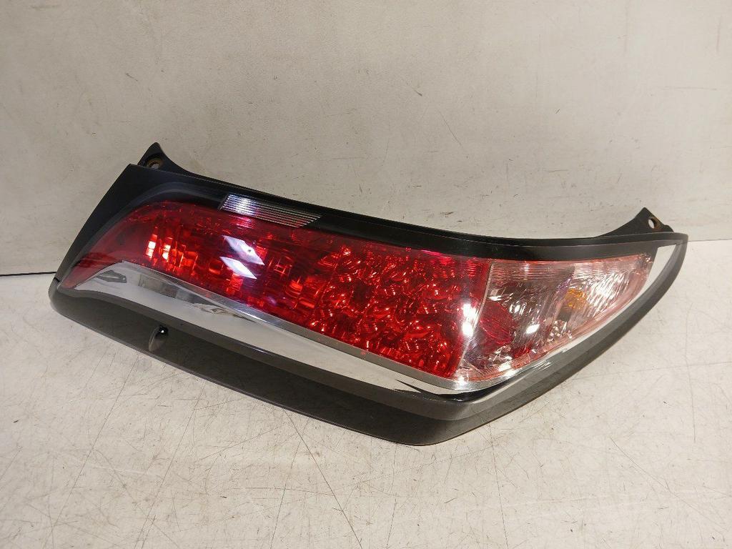 Achterlicht links buiten Toyota Aygo, Auto-onderdelen, Onderdelen@venauto.nl, Van der Ven Autorecycling B.V., Gebruikt, Ettenseweg 76, 4706 PB Roosendaal, The Netherlands