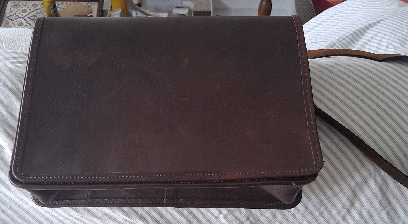 Porte-documents en cuir, 30 cm ou plus, Moins de 40 cm, Moins de 35 cm, Comme neuf