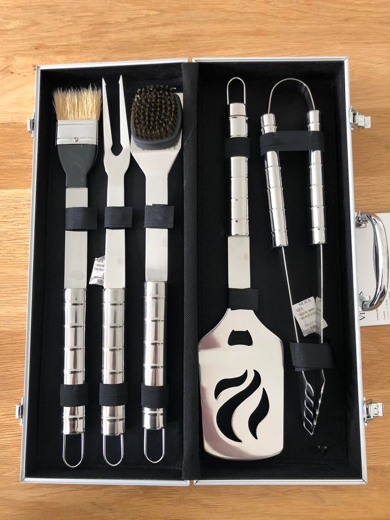 Koffer met 5 bbq accessoires nieuw, Ophalen, Nieuw
