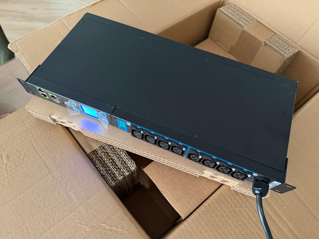 Eaton EMAH28 Managed Rack PDU | NIEUW, Computers en Software, Netwerk switches, Ophalen of Verzenden, Nieuw