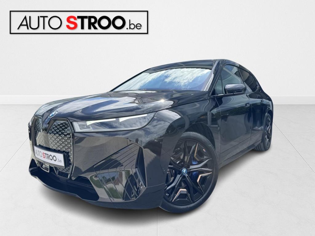 BMW iX xDrive40 M SPORT | PANO | sky lounge | BLACKPACK | 36, Auto's, BMW, Automaat, 326 pk, https://public.car-pass.be/vhr/b422e7f8-8b3c-4091-b898-700b23cd4cc8
