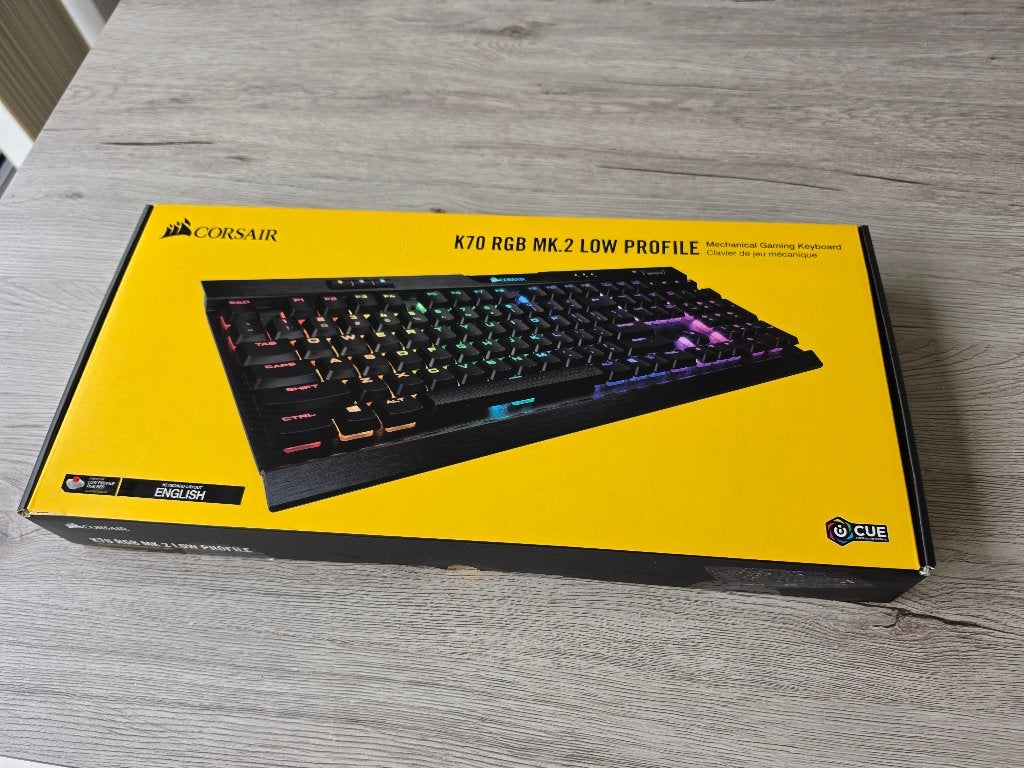 Corsair k70 Low Profiel RGB gaming Toetsenbord QWERTY, Ophalen, Gaming toetsenbord, Zo goed als nieuw, Qwerty