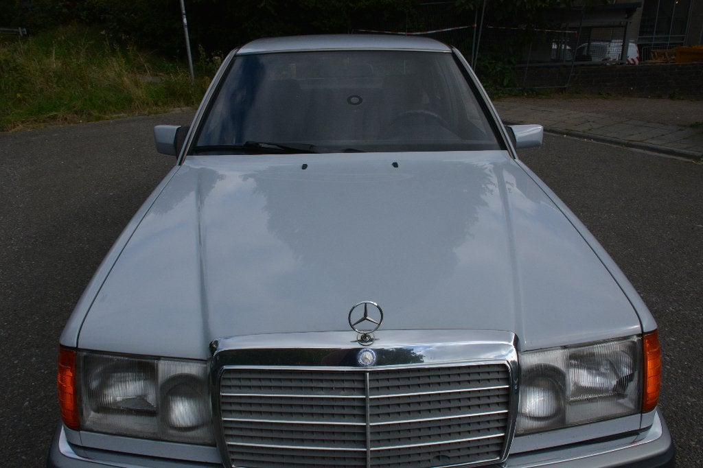 Mercedes 200D uit 1993, foto 8