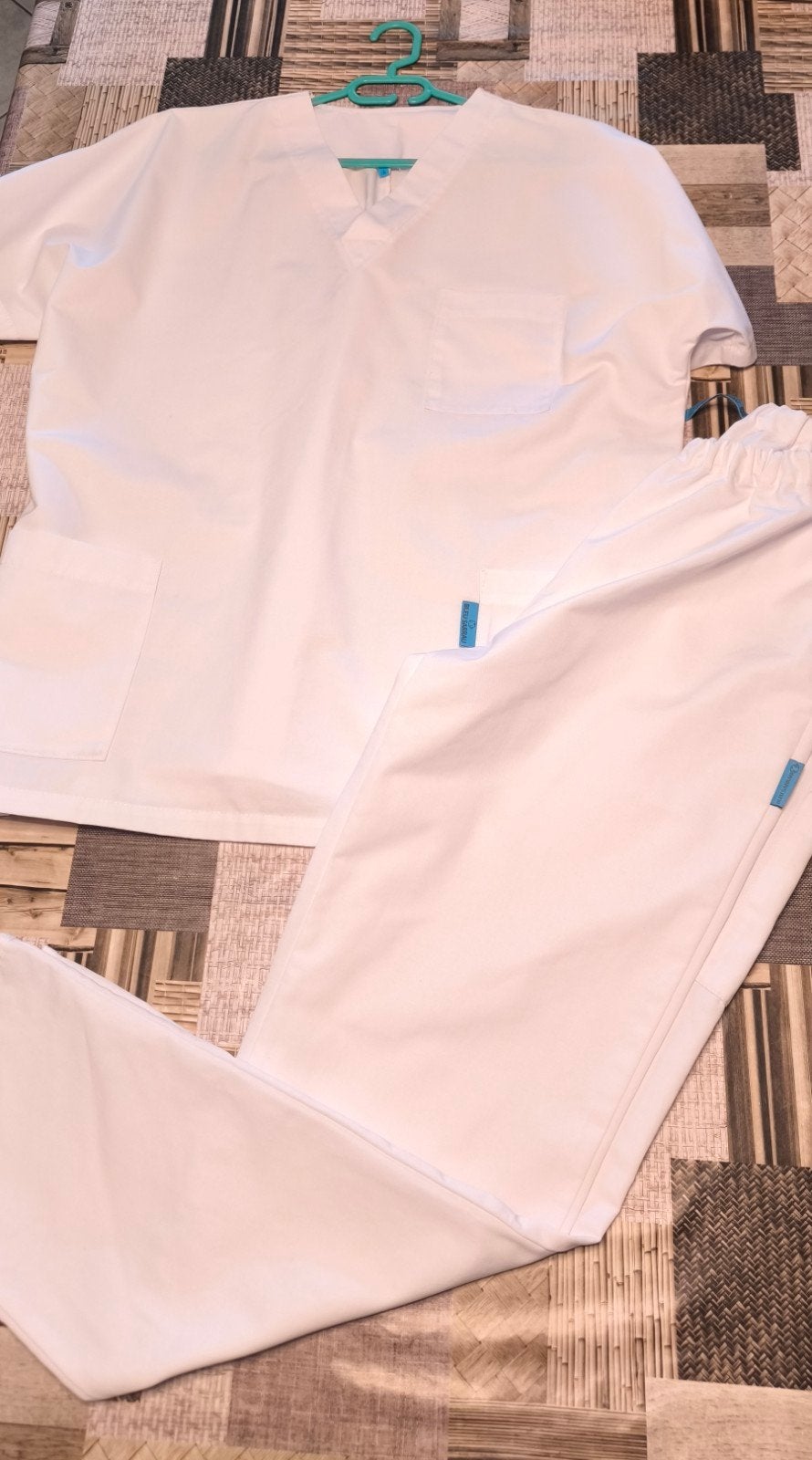tenue infirmier, Divers, Enlèvement, Comme neuf