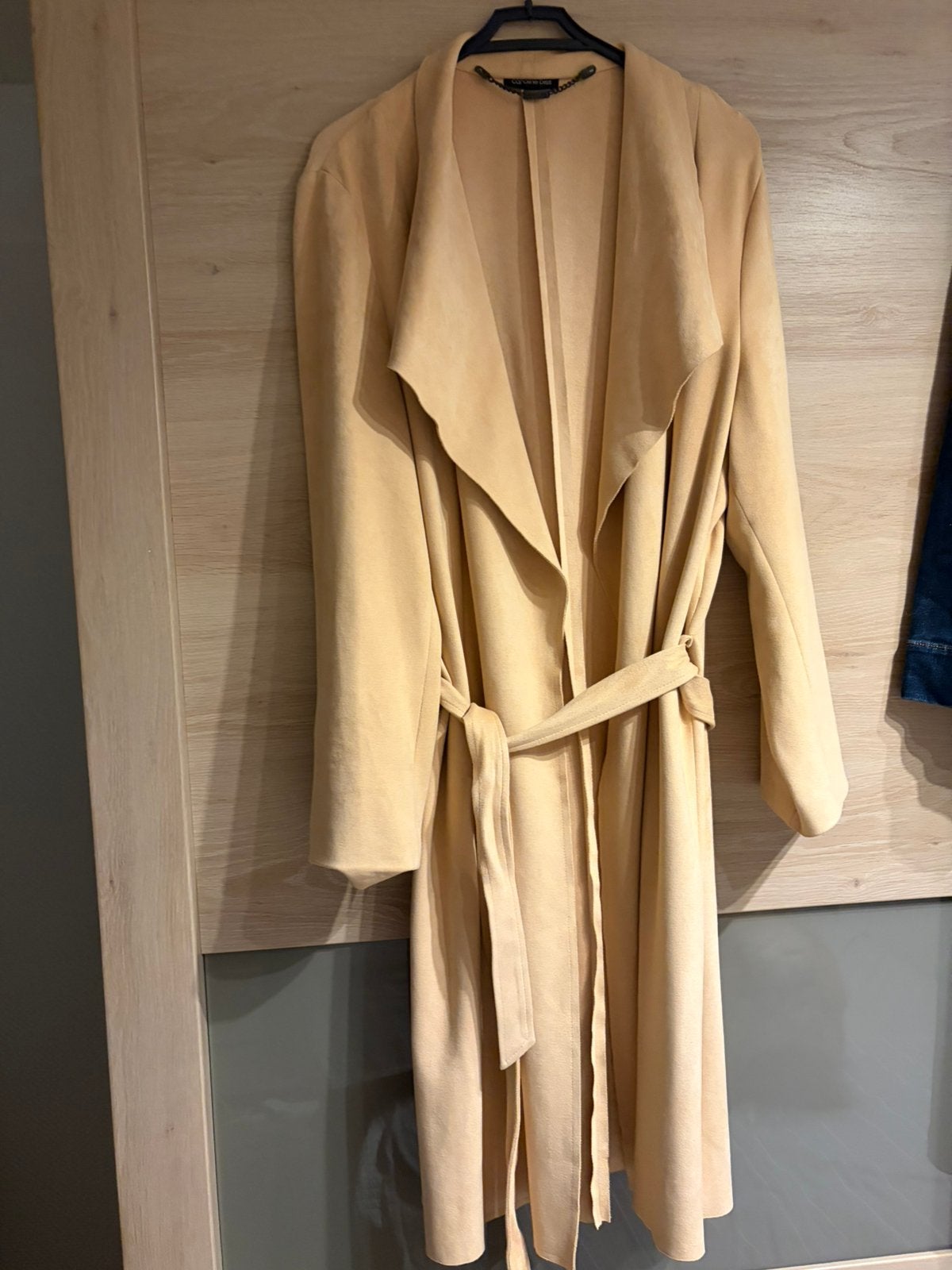 Caroline biss mantel suede, Kleding | Dames, Ophalen of Verzenden, Zo goed als nieuw, Maat 42/44 (L), Beige