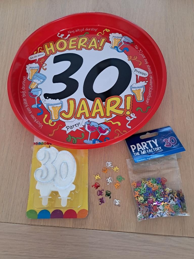 dienblad, kaars, confetti verjaardag 30 jaar, Hobby en Vrije tijd, Ophalen of Verzenden, Zo goed als nieuw, Feestartikel