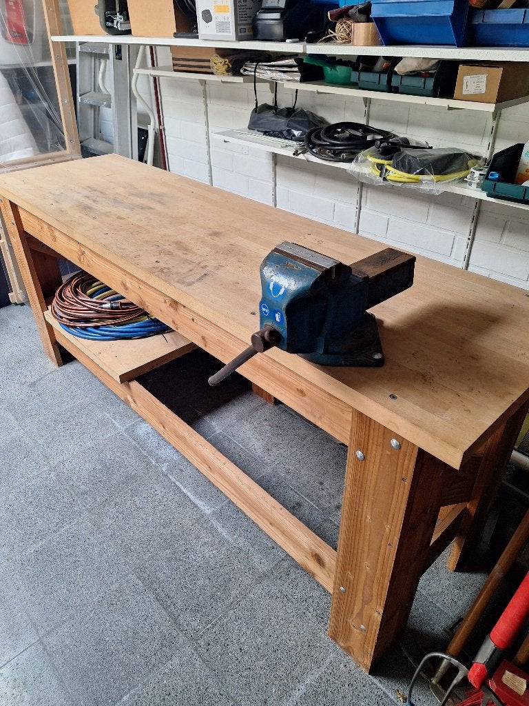 Werkband + bankschroef, Ophalen, Gebruikt, Bankschroef