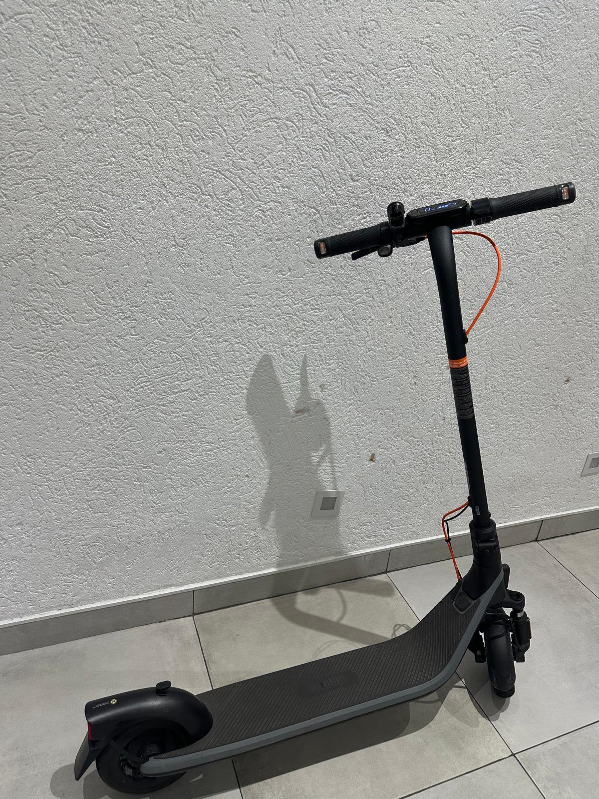 Trotinette électrique Ninebot e2 plus, Vélos & Vélomoteurs, Enlèvement ou Envoi, Comme neuf