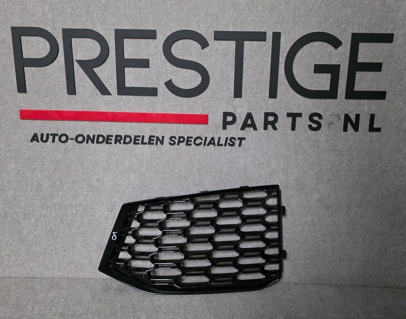 Rooster Audi A5 8W B9 RS5 F5 Links 8W6807681P Inleg Orgineel, -, Origine de la pièce connue, Utilisé, -