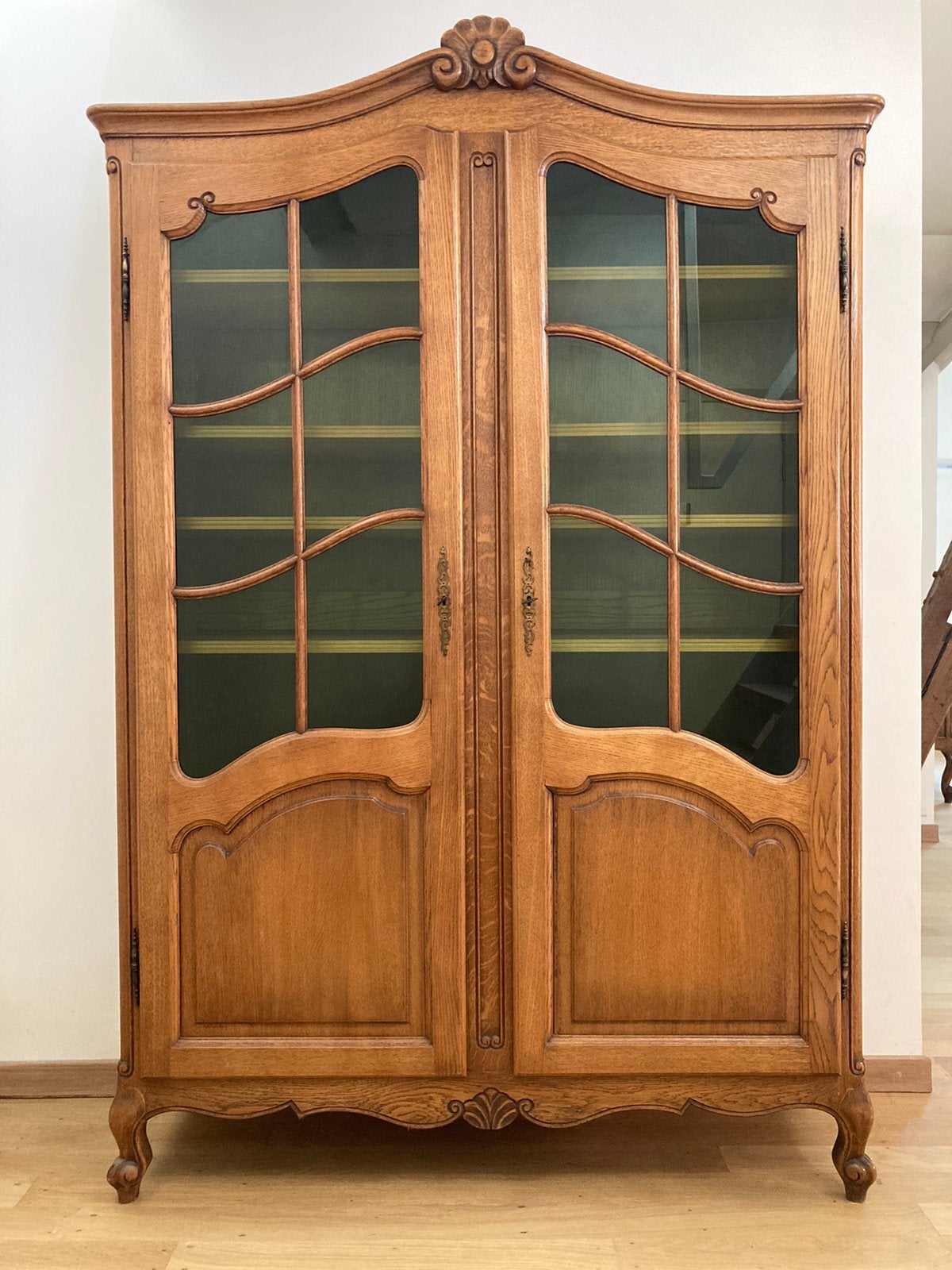 Louis Quinze vitrinekast, Huis en Inrichting, Kasten | Vitrinekasten, Gebruikt, 150 tot 200 cm, 100 tot 150 cm, 25 tot 50 cm, Met deur(en)