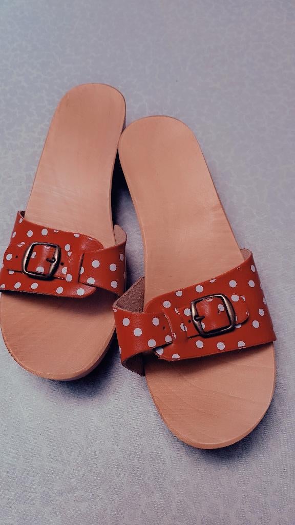 Slippers, Ophalen of Verzenden, Zo goed als nieuw, Rood, Slippers