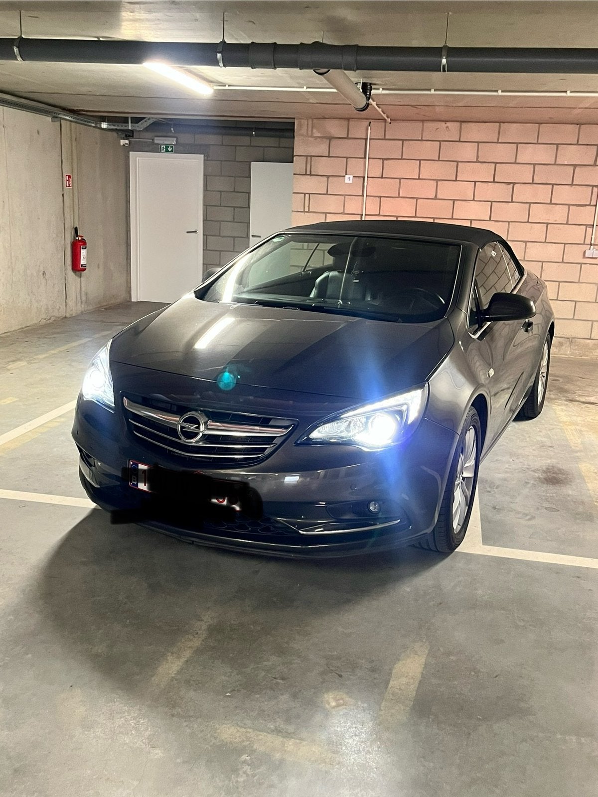 Te koop Opel Cascada, Auto's, Opel, Zwart, Leder, Handgeschakeld, Particulier
