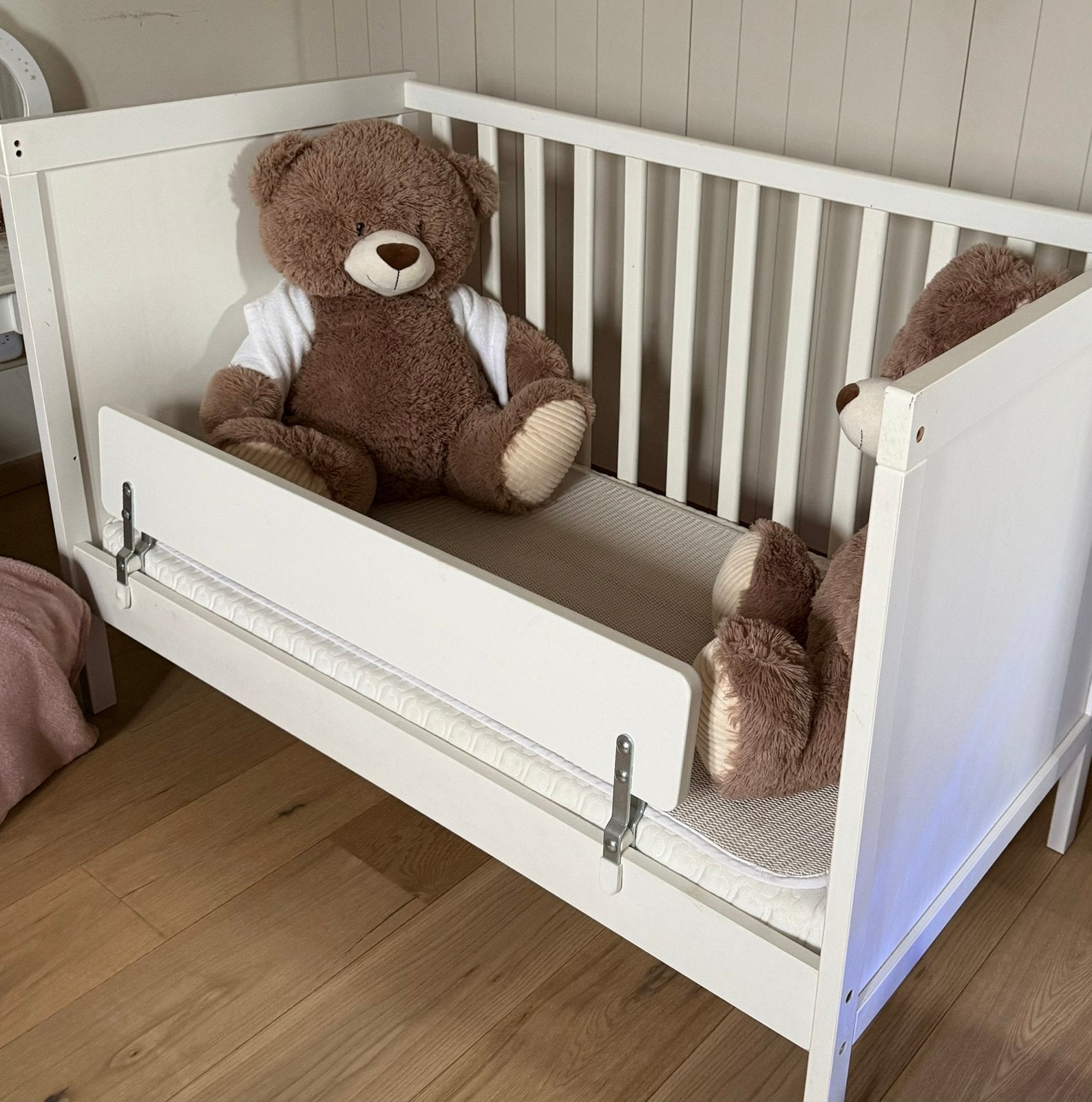 Babybedje Sundvik, Ophalen, Zo goed als nieuw, Matras