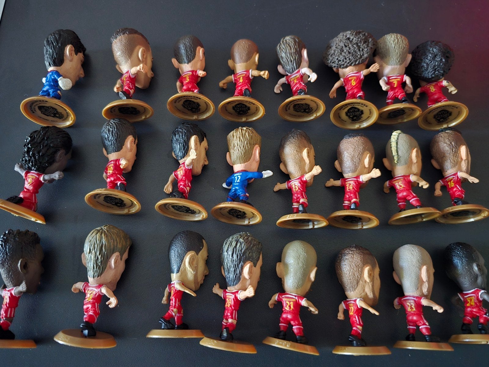 Complete set(24)soccerstarz rode duivels, Verzamelen, Ophalen, Zo goed als nieuw, Beeldje of Poppetje