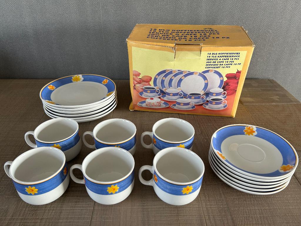 Nieuw! 18-delig koffieservies, Huis en Inrichting, Keuken | Servies, Ophalen of Verzenden, Nieuw, Kop(pen) en/of Schotel(s)