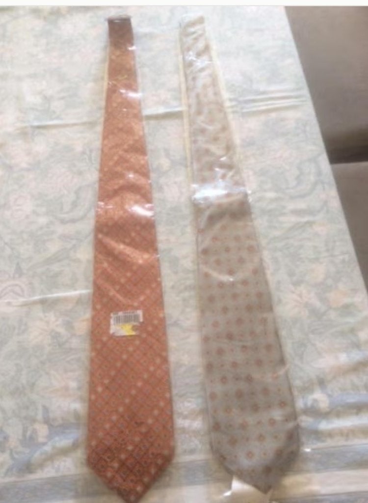 2 nieuwe dassen, Kleding | Heren, Stropdassen, Ophalen of Verzenden, Nieuw, Rood, Met patroon